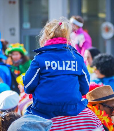 Polizei an Fasching